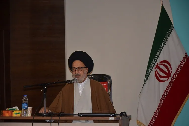 تقویت ایمان و تداوم استقامت؛ لازمه استقلال/ استعفای دولت نقشه دشمنان نظام است