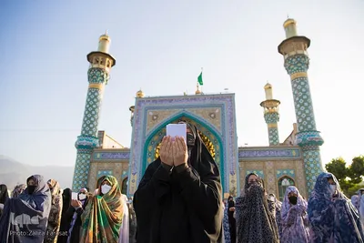 نماز عید سعید فطر در امامزادگان پنج تن لویزان (ع)