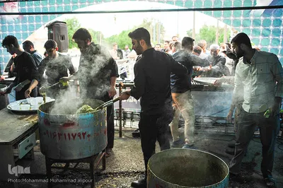 پخت و توزیع 2500 کیلو آش نذری به مناسبت رحلت پیامبر(ص) در اهواز 