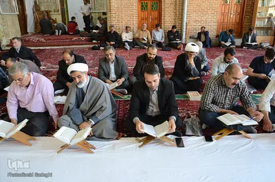 آیین ترتیل خوانی قرآن کریم در امامزاده سید حمزه(ع) تبریز