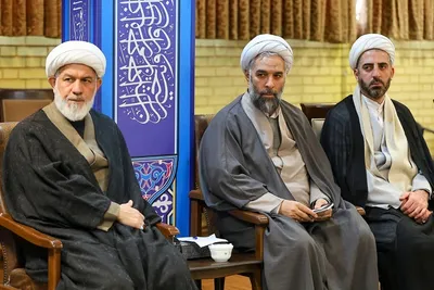 دیدار طلاب راه یافته به المپیاد کشوری با امام جمعه تبریز