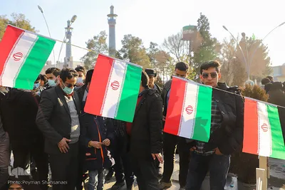عطر افشانی و گلباران قبور مطهر شهدا - اصفهان