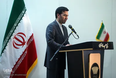 اهتزاز پرچم گنبد حرم حضرت عبدالعظیم(ع) بر فراز برج میلاد