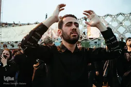 مراسم خیمه سوزان عصر عاشورا در میدان امام حسین (ع) تهران
