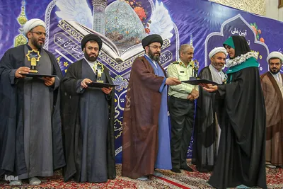 تجلیل از ۴۷۰ حافظ قرآن همراه با گرامیداشت شهدای قرآنی فارس