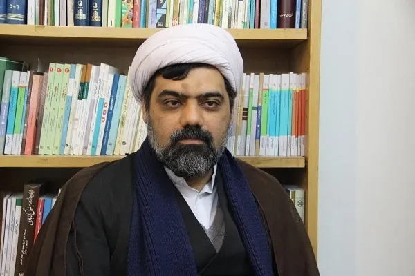 آموزه‌های سیاسی در سبک زندگی فاطمی کدام است