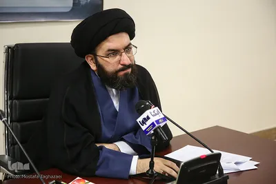 حجت‌الاسلام والمسلمین سیدمصطفی حسینی، رئیس مرکز امور قرآنی سازمان اوقاف و امور خیریه در نشست خبری چهل و دومین دوره مسابقات سراسری قران کریم