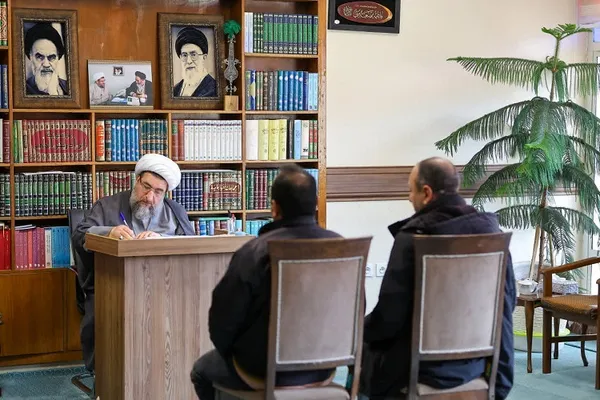 دیدار اقشار مختلف مردم با امام جمعه تبریز