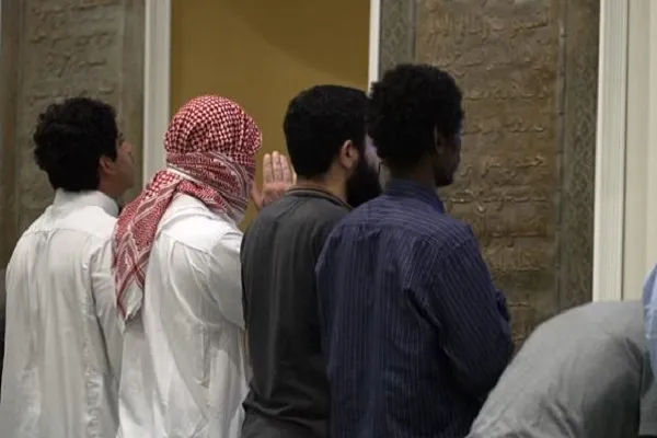 Muslim Community Rallies for Detained Imam Facing Immigration Hearing