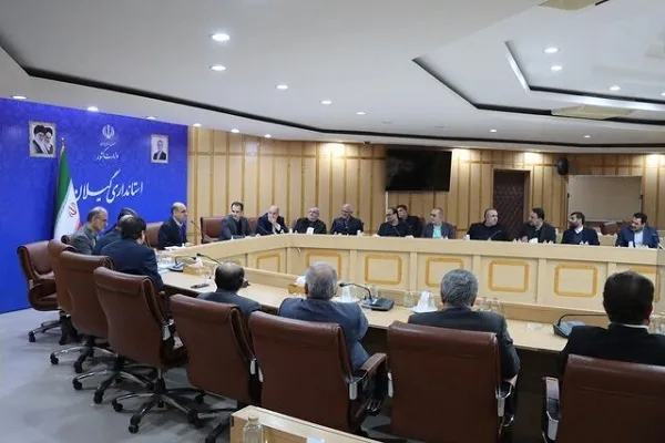مردم زیر سایه ولایت فقیه اجازه نفوذ دشمن را نمی‌دهند