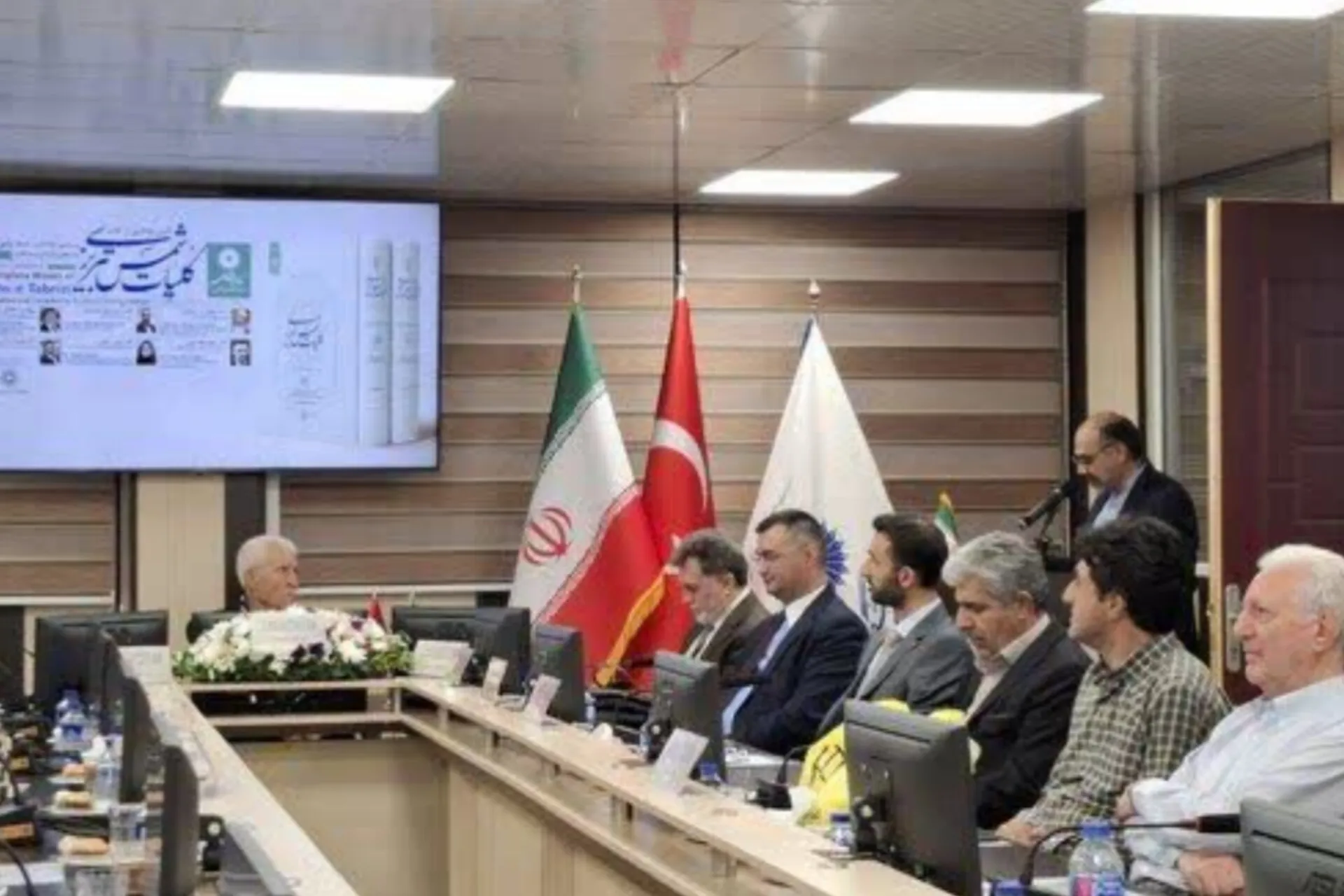مراسم رونمایی