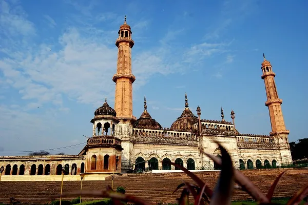 Historic Mosque in India’s Lucknow to Undergo Restoration