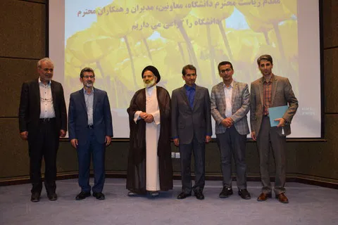 مباحث فرهنگی با دقت در دانشگاه دنبال شود