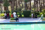 بازدید مسافران نوروزی از کاخ چهلستون اصفهان