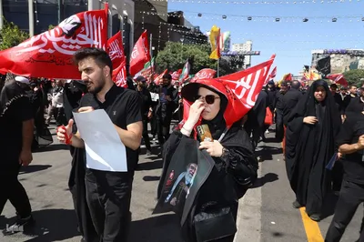  تشییع پیکر مطهر رهبر شهید در مشهد مقدس