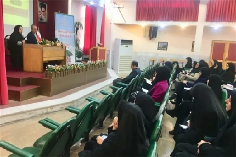 آموزش راه مبارزه با آسیب‌ها است