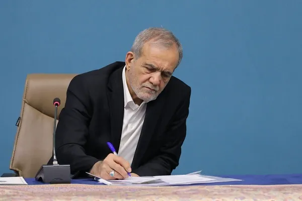الإنسان یتحرّر من الجهل وعدم المساواة بفضل التعاليم السامیة للقرآن