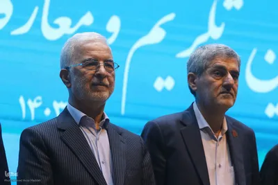 آیین تکریم و معارفه استاندار سابق و جدید فارس