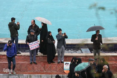 به وقت چهل سالگی؛ تهران، خیابان انقلاب