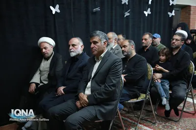 بزرگداشت رهبر شهید در دبیرستان دخترانه علوم و معارف اسلامی