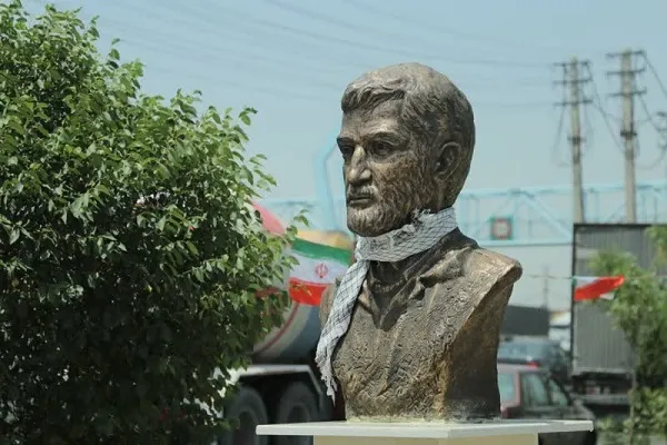 سردیس «حاج احمد متوسلیان» رونمایی شد