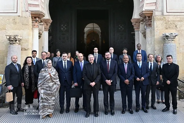 Les ambassadeurs des pays arabes visitent la mosquée cathédrale de Cordoue