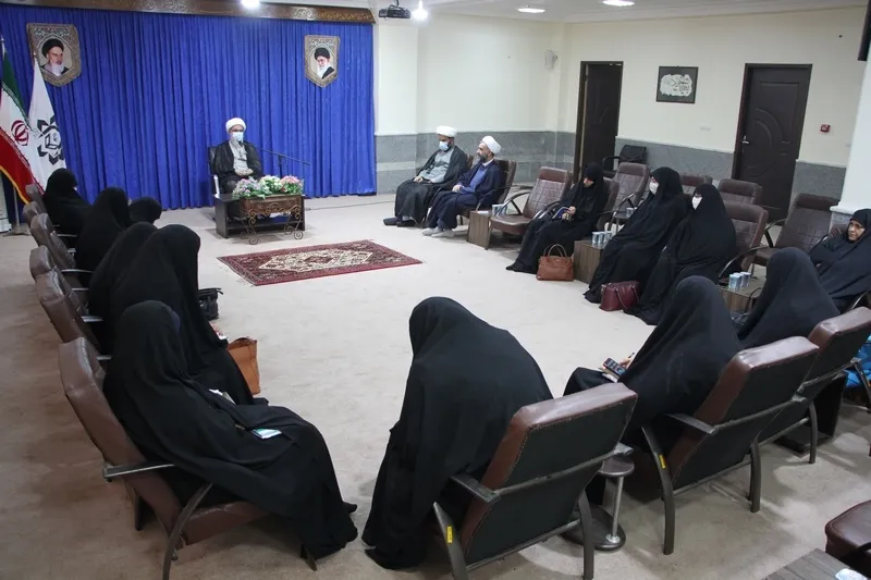 تجلیل از مدیران مدارس علمیه خواهران بوشهر + عکس