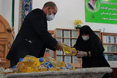 توزیع بسته‌های غذایی بین نیازمندان از محل نیات وقف