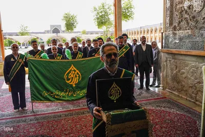 زیارت ستاد بزرگداشت دهه كرامت کشور از حرم مطهر شاهچراغ(ع)