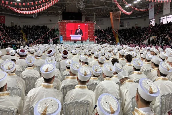 Türkiyənin Rizə vilayətində yüzlərlə Quran hafizi məzun olub