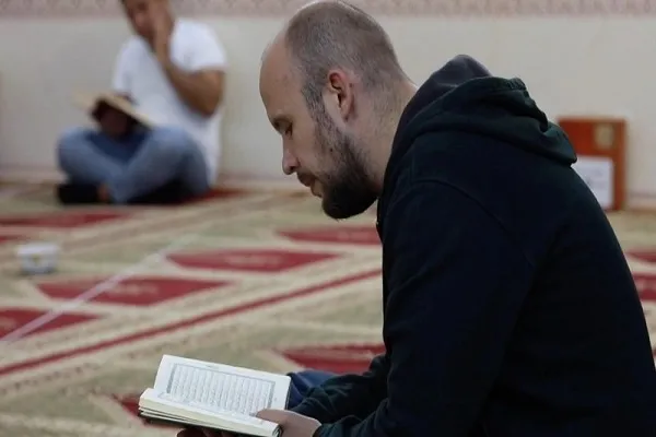 نمایش مستندی در مورد تازه‌مسلمان رومانیایی در HBO
