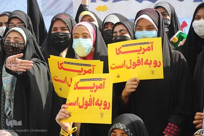 نمایشگاه استکبارستیزی دانش‌آموزان بیرجندی