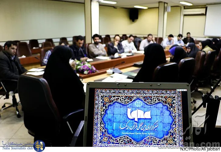 دستت را به من بده حتی اگر دست نداری/ با هم خبرنگار می‌شویم