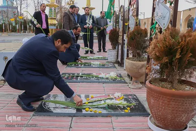 تجدید میثاق سرپرست جهاددانشگاهی استان مرکزی با شهدا/عکاس:طاها نظیری