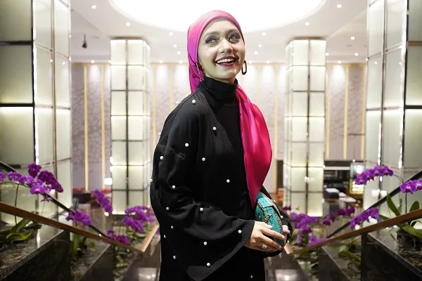 شركة ماليزية تهدي النساء المسلمات 10 آلاف وشاح