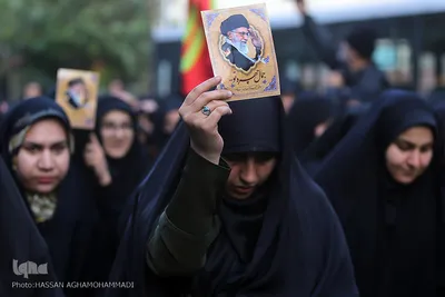 دسته عزاداری دانشجویان از دانشگاه تهران تا حسینیه امام خمینی (ره)