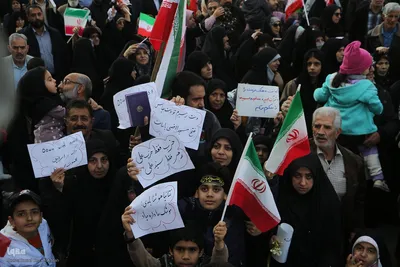 راهپیمایی شیرازی ها بر علیه اغتشاشگران