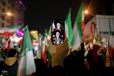 مراسم آیینی «پرچمداران ایران» به مناسبت روز جمهوری اسلامی ایران