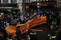 Manifestation contre la loi 