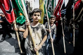 آیین عاشورایی «گِل مالی» لرستانی های مقیم تهران
