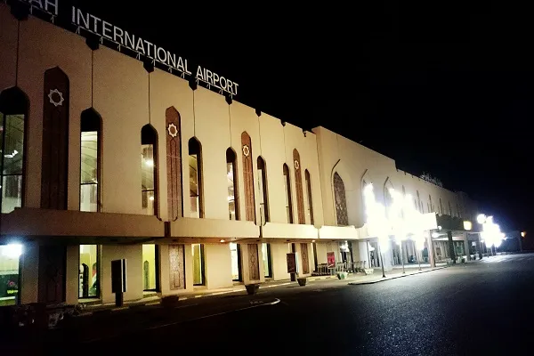 سقوط ثلاث قذائف قرب مطار البصرة