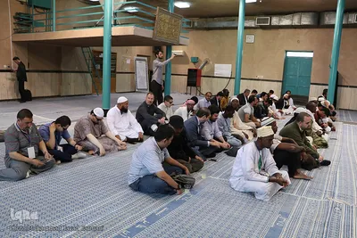 بازدید متسابقین خارجی از بیت امام خمینی(ره)