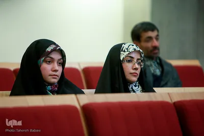 نشست رونمایی از کتاب «کلمات طاهر»