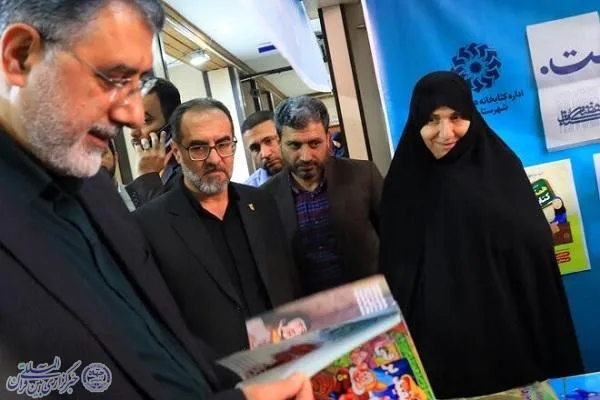 جامعه مأنوس باکتاب عملکرد بهتری در تصمیم‌گیری‌ها دارد