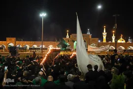 حسینیه ایران؛ آیین مشعل‌گردانی نجفی‌های مقیم مشهد