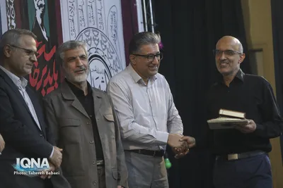 دومین جلسه قرآنیان تهران به همراه تجلیل از خبرنگاران قرآنی