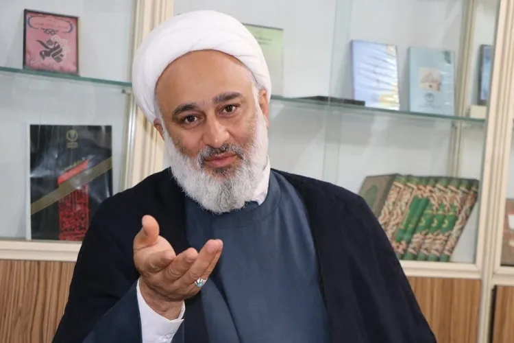 روحانیت در جامعه حضور فعال و اثرگذار داشته باشند