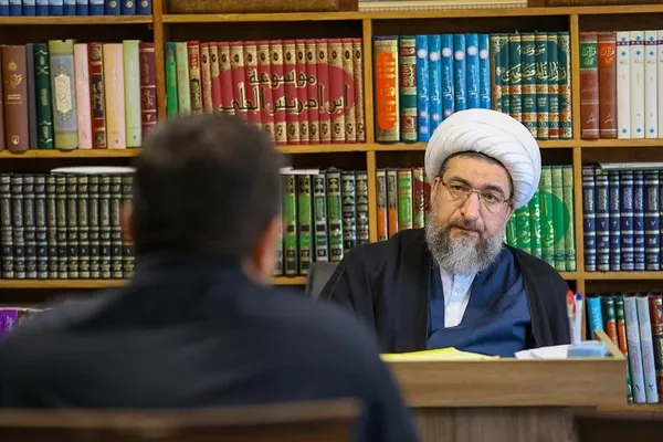 دیدار چهره به چهره  اقشار مختلف مردم با امام جمعه تبریز