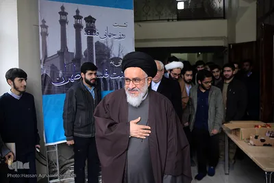  آیت الله مصطفی محقق داماد، استاد دانشگاه شهید بهشتی