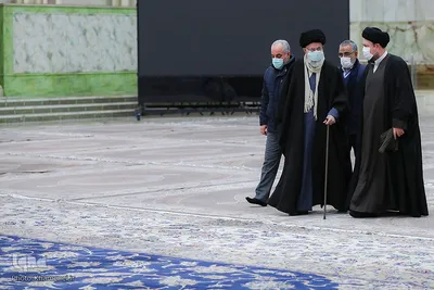 حضور رهبر فرزانه انقلاب در مرقد مطهر امام راحل و گلزار شهدای بهشت زهرا